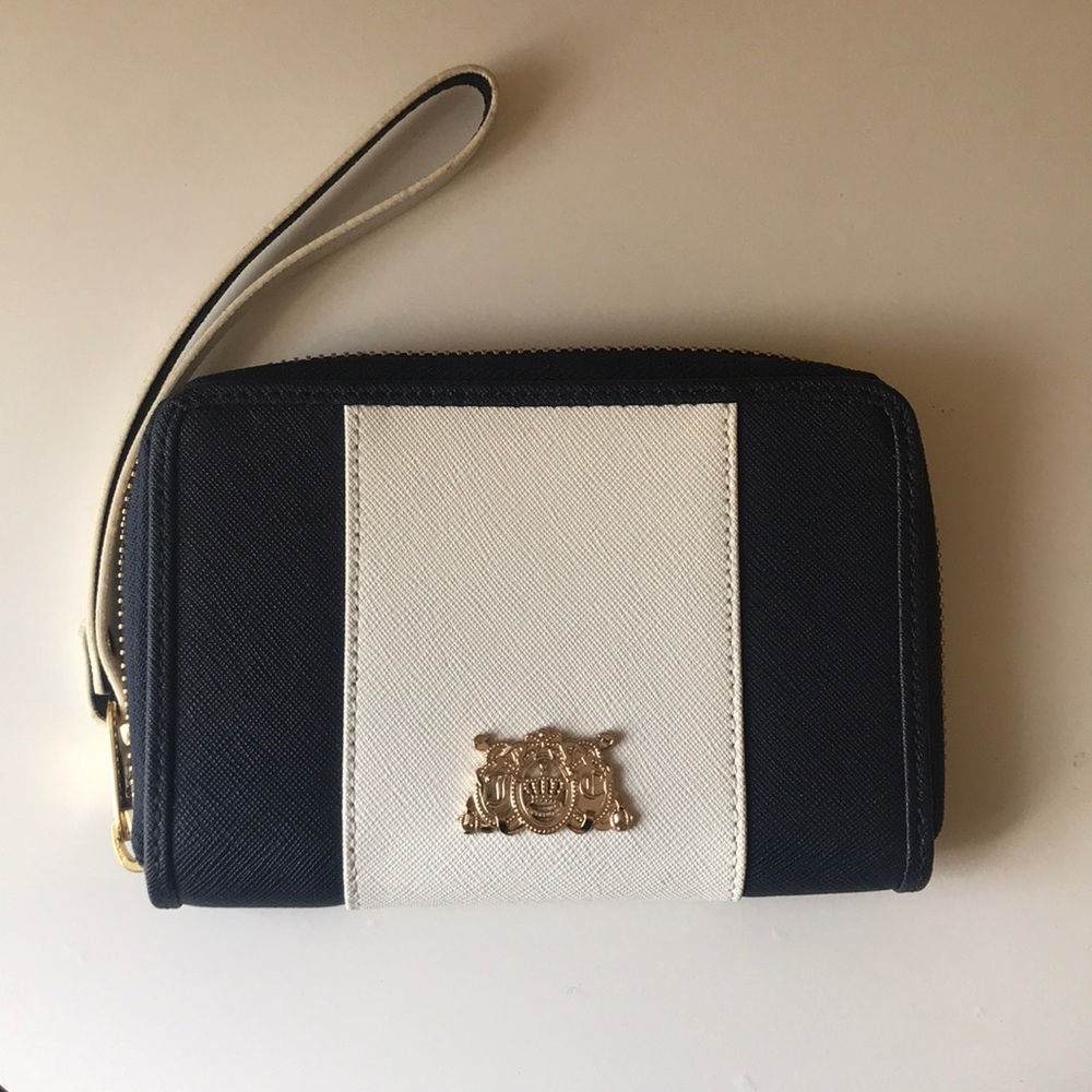 Juicy Couture clutch wallet